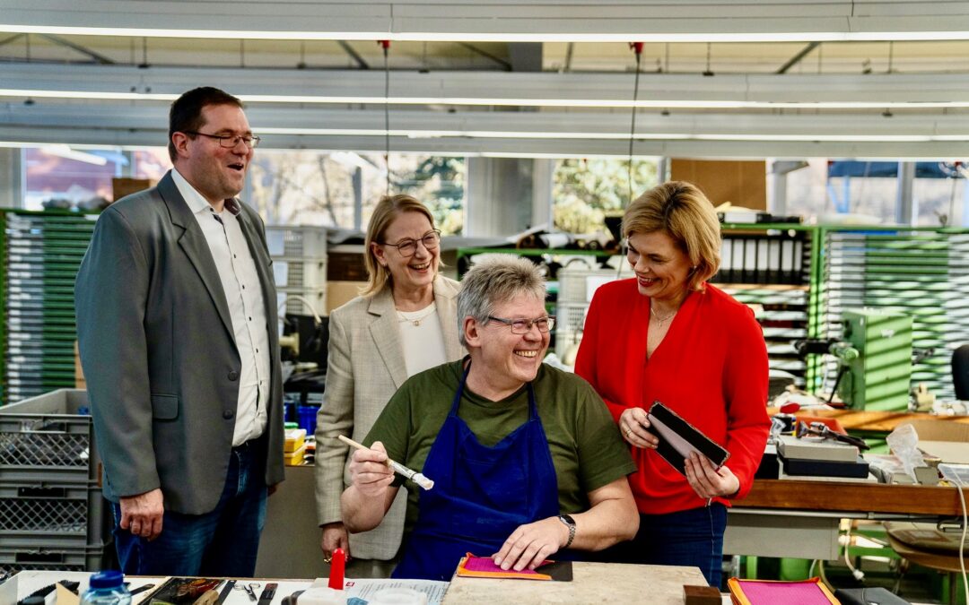 Handwerkskönnen in der Region: Besuch des Kirner Traditionsunternehmens Braun Büffel