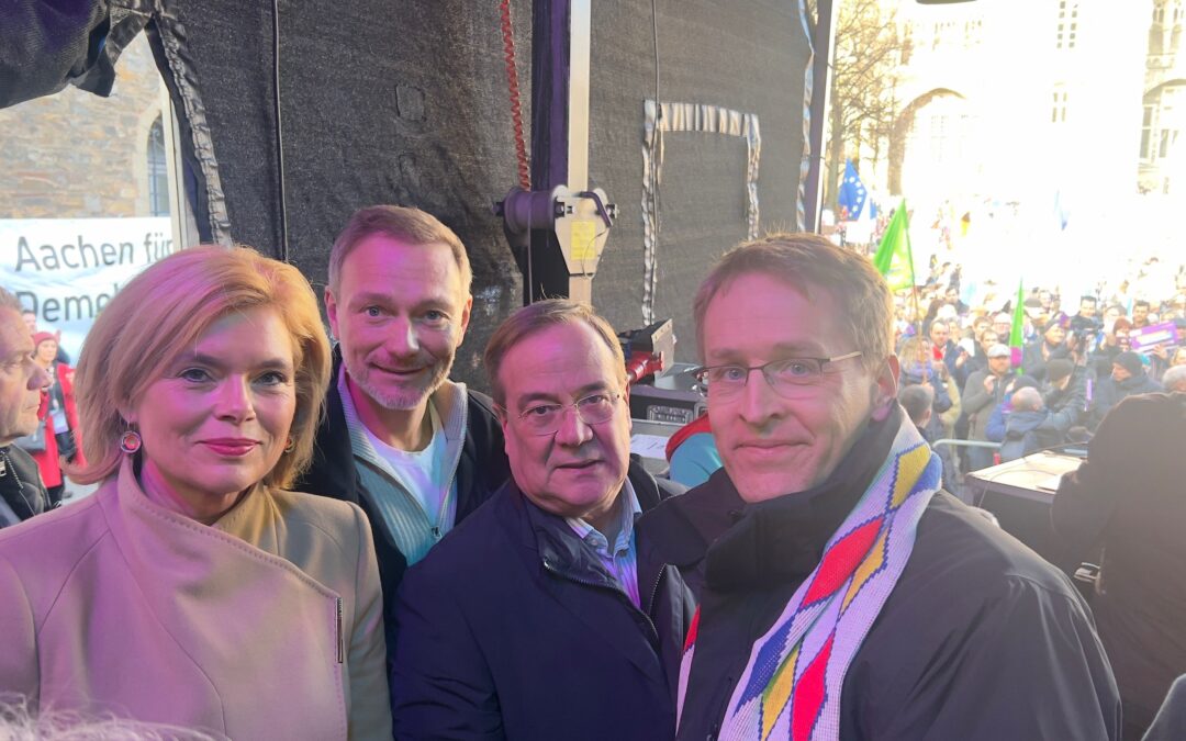 Bei Demonstration für Demokratie