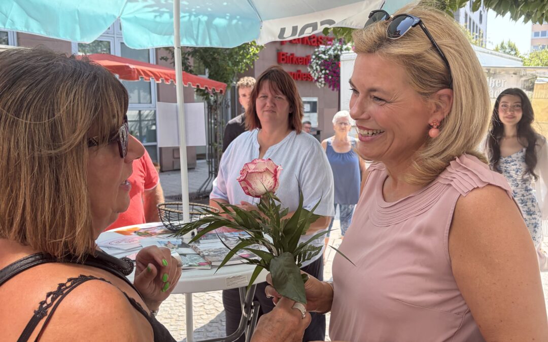 Großes Interesse an Julia Klöckners Marktsprechstunde